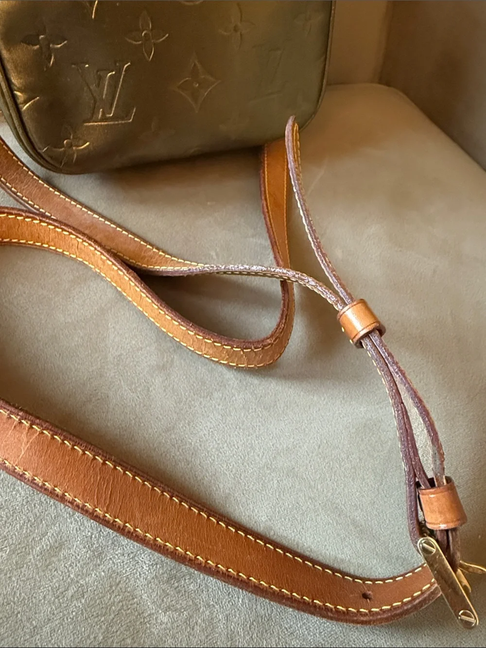 Louis Vuitton Monogram Vernis Crossbody gold metallic 8”x 6.5”